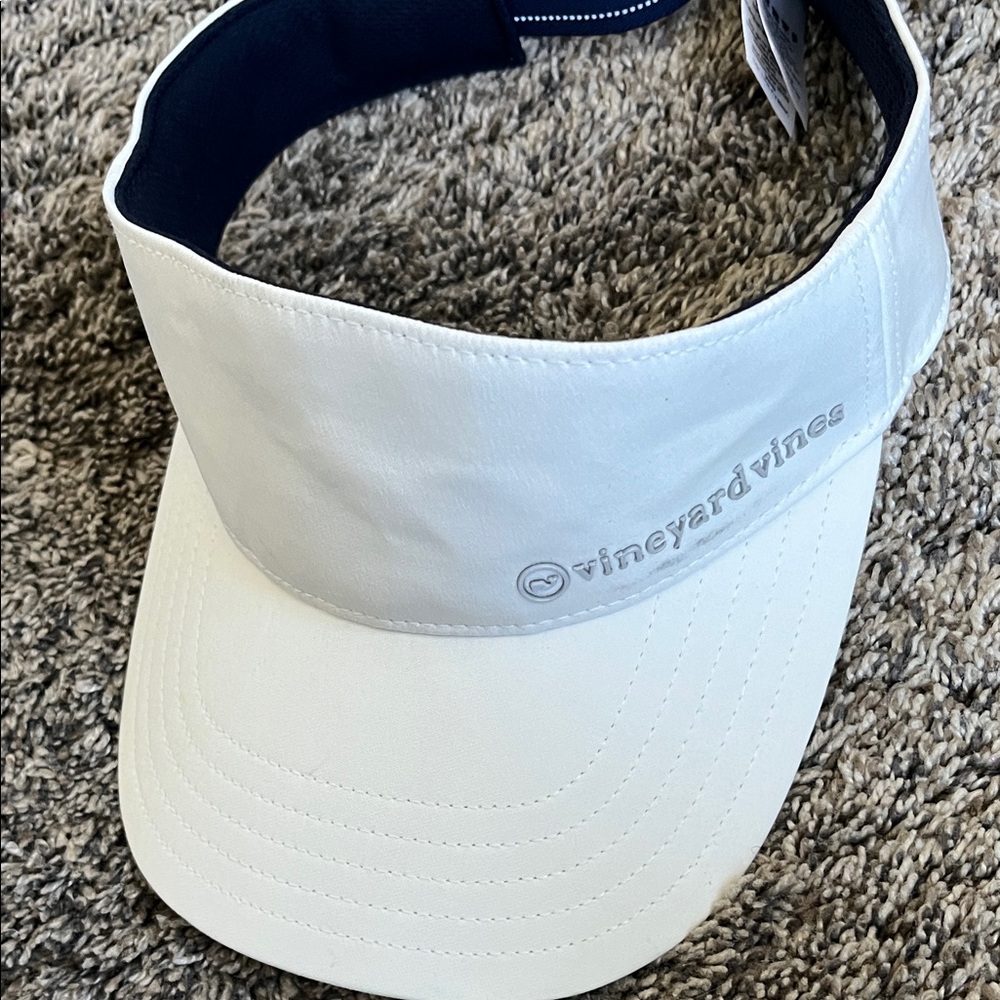 Vineyard Vines White and Navy Visor. Like new. No tags.
